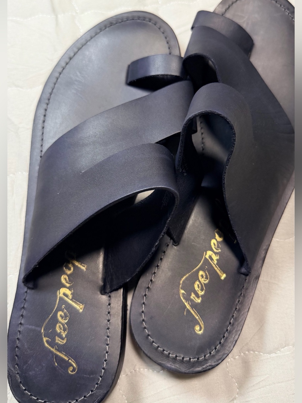 Abilene Toe Loop Sandals from Free People
Size 39 US 8-8.5 MSRP $78